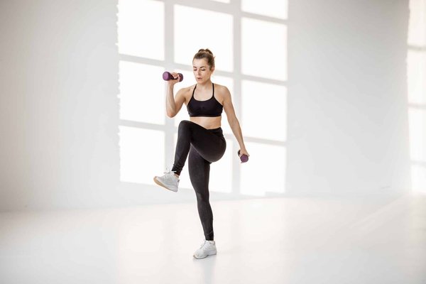 Dynamisez votre cardio avec un circuit de corde à sauter fun et efficace